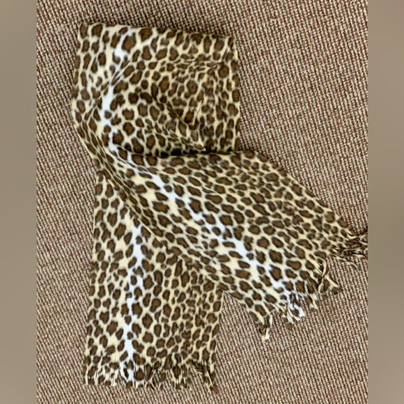 5 Foot Long Cheetah Leopard Wild Safari Animal Print Fringed Fleece Scarf - Picture 7 of 8